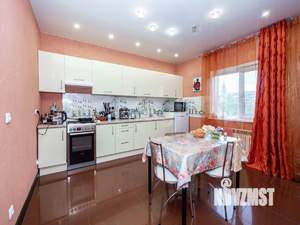 Дом 150м², 3-этажный, участок 7 сот.  