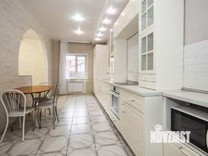 Дом 210м&sup2;, 3-этажный, участок 3 сот.  