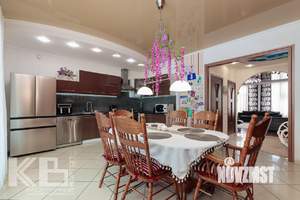 Коттедж 266м&sup2;, 3-этажный, участок 6 сот.  