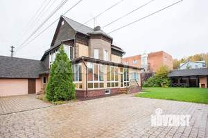 Коттедж 233м&sup2;, 3-этажный, участок 7 сот.  