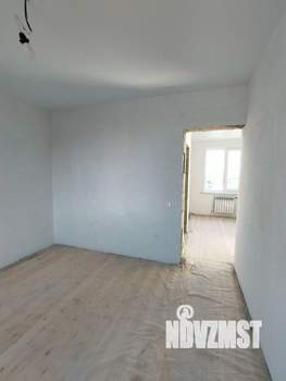 Дом 100м&sup2;, 2-этажный, участок 3 сот.  