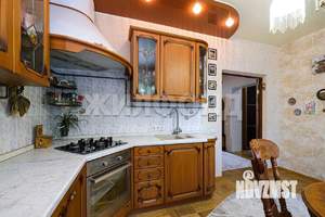 Дом 245м&sup2;, 2-этажный, участок 6 сот.  