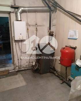 Дом 180м², 3-этажный, участок 10 сот.  