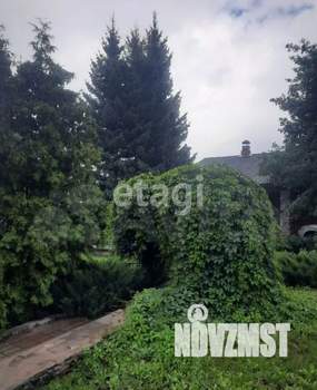 Дом 80м&sup2;, 3-этажный, участок 8 сот.  