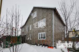 Дом 270м&sup2;, 3-этажный, участок 10 сот.  