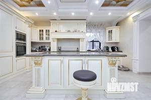 Коттедж 600м², 3-этажный, участок 25 сот.  