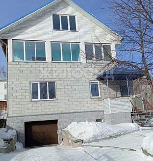 Дом 216м², 2-этажный, участок 6 сот.  