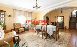 Дом 640м&sup2;, 2-этажный, участок 9 сот.  