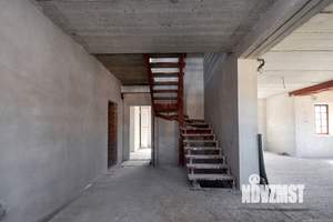Дом 700м², 2-этажный, участок 18 сот.  