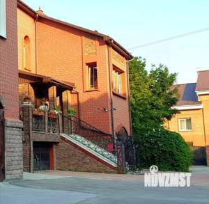 Коттедж 320м², 3-этажный, участок 6 сот.  
