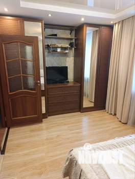 Дом 284м&sup2;, 2-этажный, участок 4 сот.  