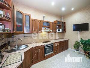 Дом 200м², 2-этажный, участок 5 сот.  