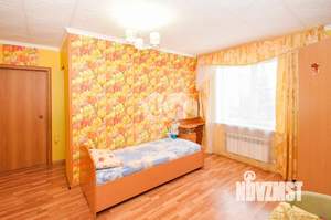 Дом 270м&sup2;, 3-этажный, участок 10 сот.  