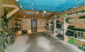 Дом 145м&sup2;, 2-этажный, участок 6 сот.  