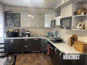 Дом 100м&sup2;, 2-этажный, участок 3 сот.  