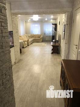 Дом 6996м&sup2;, 1-этажный, участок 6 сот.  