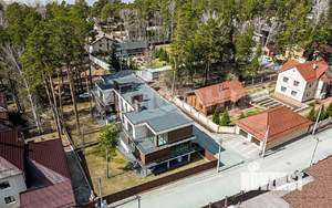 Коттедж 840м&sup2;, 3-этажный, участок 13 сот.  