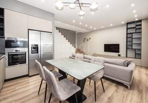 Дом 199м&sup2;, 2-этажный, участок 1 сот.  