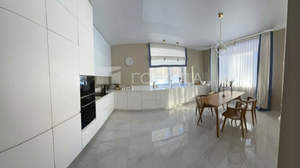 Дом 420м&sup2;, 2-этажный, участок 15 сот.  