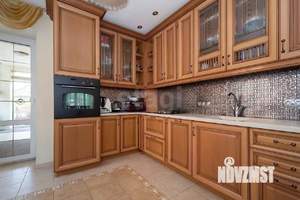 Дом 375м², 3-этажный, участок 12 сот.  
