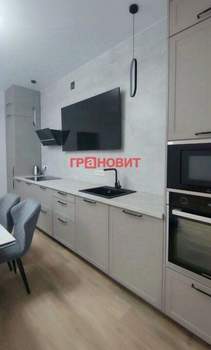 Дом 180м&sup2;, 3-этажный, участок 6 сот.  