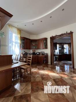 Дача 550м², 3-этажный, участок 13 сот.  