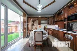 Дом 404м², 3-этажный, участок 8 сот.  