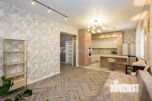 Дом 251м&sup2;, 3-этажный, участок 6 сот.  