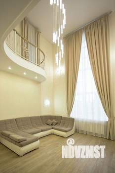 Коттедж 439м&sup2;, 2-этажный, участок 13 сот.  