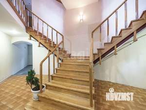 Дом 456м&sup2;, 3-этажный, участок 10 сот.  