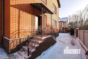 Коттедж 274м², 3-этажный, участок 6 сот.  