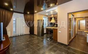 Дом 233м&sup2;, 2-этажный, участок 7 сот.  