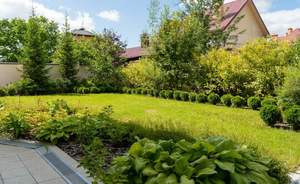 Дом 660м&sup2;, 3-этажный, участок 8 сот.  