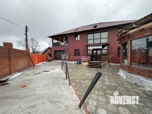 Дом 446м², 3-этажный, участок 6 сот.  