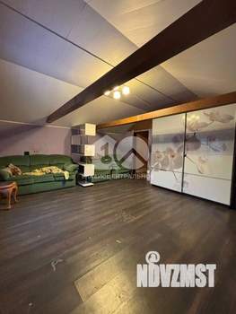 Дом 220м&sup2;, 2-этажный, участок 4 сот.  