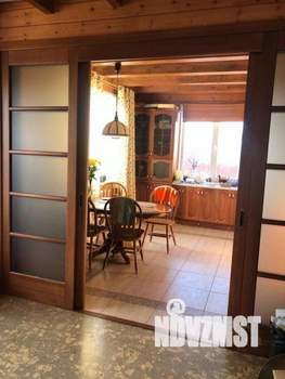 Дом 241м², 2-этажный, участок 10 сот.  