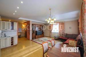 Коттедж 235м², 2-этажный, участок 5 сот.  