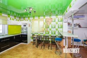 Дом 282м&sup2;, 2-этажный, участок 8 сот.  