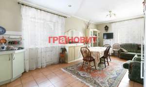 Дом 640м&sup2;, 2-этажный, участок 9 сот.  