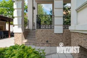 Коттедж 660м&sup2;, 3-этажный, участок 8 сот.  