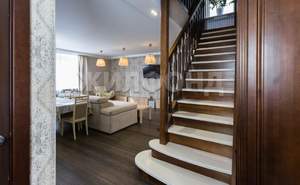 Дом 190м&sup2;, 2-этажный, участок 7 сот.  