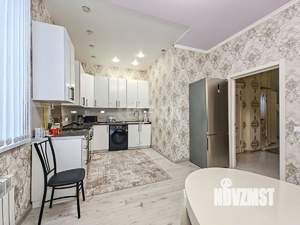 Дом 330м&sup2;, 2-этажный, участок 6 сот.  