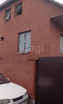 Дом 235м&sup2;, 3-этажный, участок 6 сот.  