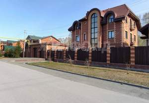 Дом 366м&sup2;, 3-этажный, участок 11 сот.  