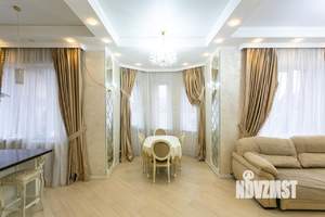 Дом 200м², 2-этажный, участок 6 сот.  