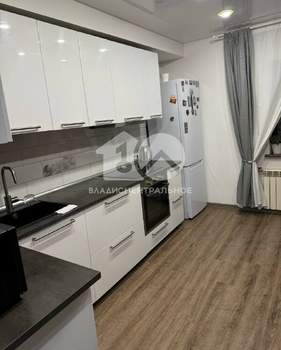 Дом 183м&sup2;, 2-этажный, участок 7 сот.  