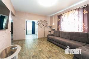 Дом 230м², 3-этажный, участок 6 сот.  