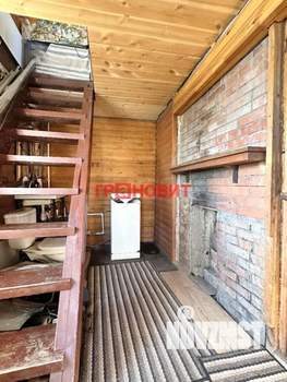 Дом 20м&sup2;, 2-этажный, участок 6 сот.  