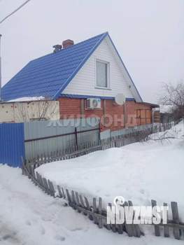 Дом 63м&sup2;, 2-этажный, участок 3 сот.  