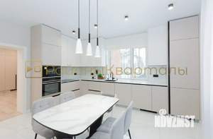 Дом 299м&sup2;, 3-этажный, участок 7 сот.  